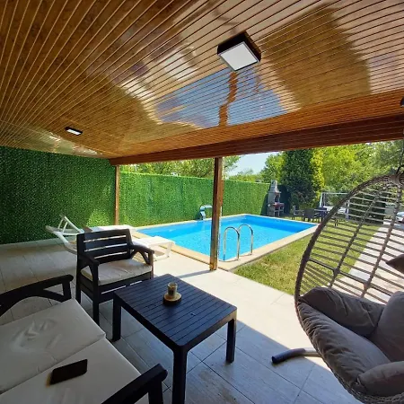 Exceptional Villa With Pool And Jacuzzi Surrounded By Nature In Sapanca *