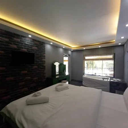 Exceptional Villa With Pool And Jacuzzi Surrounded By Nature In Sapanca * Sakarya (Marmara)